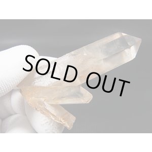 画像: スウェーデン産ライトシトリン水晶原石(連晶) 37.4g