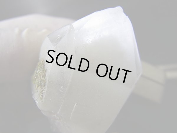 画像2: 南アフリカ・メッシーナ鉱山産エピドート着きファントム水晶 55.9g