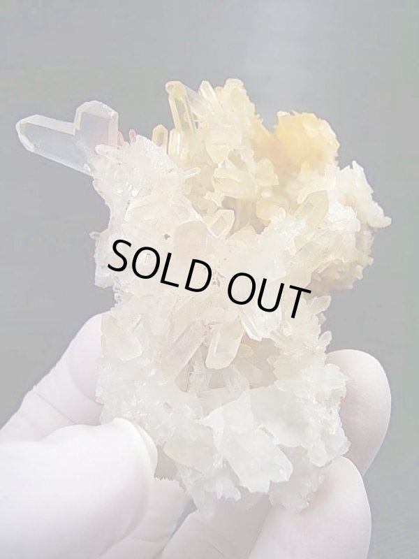 画像1: メキシコ産日本式双晶水晶クラスター（V字型/ハート型） 92.9g