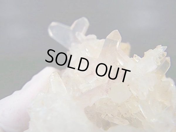 画像2: メキシコ産日本式双晶水晶クラスター（V字型/ハート型） 92.9g