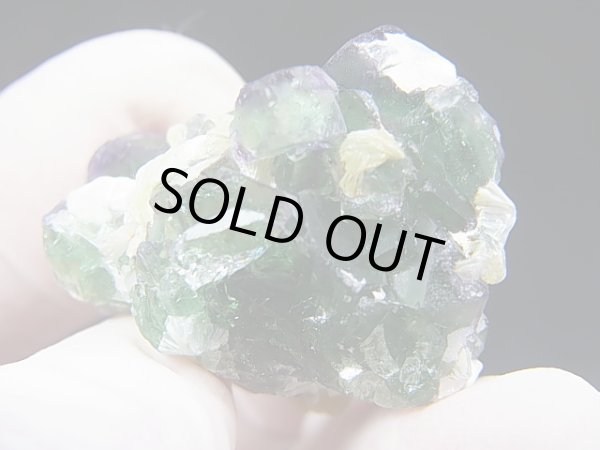 画像1: ナミビア・エロンゴ産フローライト＆モスコバイト原石 19.6g