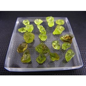 画像: ベトナム・ザライ産ペリドット原石 20点セット トータル 28.4カラット