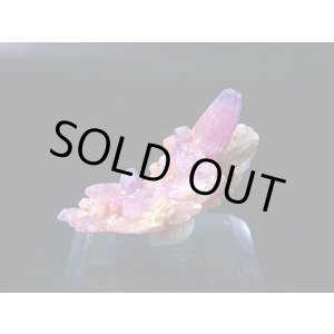 画像: ベトナムLuc Yen産シルキーサファイア原石(犬牙型/バイカラー)クラスター 28.7カラット