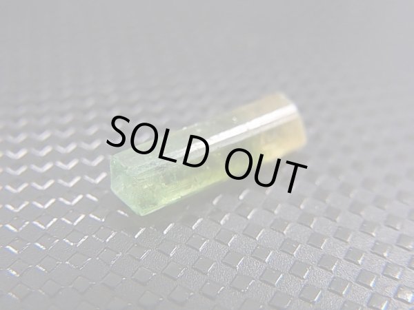 画像2: ベトナムMinh Tien産バイカラートルマリン柱状結晶原石 1.8カラット