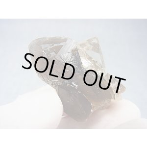 画像: ベトナム・タインホア産ダブルトパーズ付きスモーキー水晶 23.5g