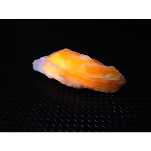 画像: Hokkaidoite北海道然別湖産蛍光オパール原石 2.8g