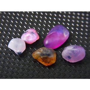 画像: ベトナムLuc Yen産バイカラーシルキーサファイア原石(自然研磨) 5点セット トータル 9.7カラット