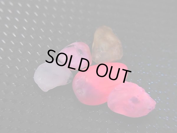 画像2: ベトナムLuc Yen産バイカラーシルキーサファイア原石（自然研磨） 5点セット トータル 9.7カラット