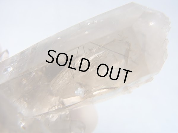 画像2: ノルウェー産コッパールチル入りスモーキー水晶原石（連晶） 38.1g