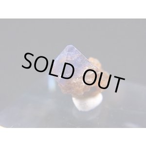 画像: ベトナムLuc Yen産コバルトスピネル原石八面体結晶(蛍光/カラーチェンジ) 2.7カラット