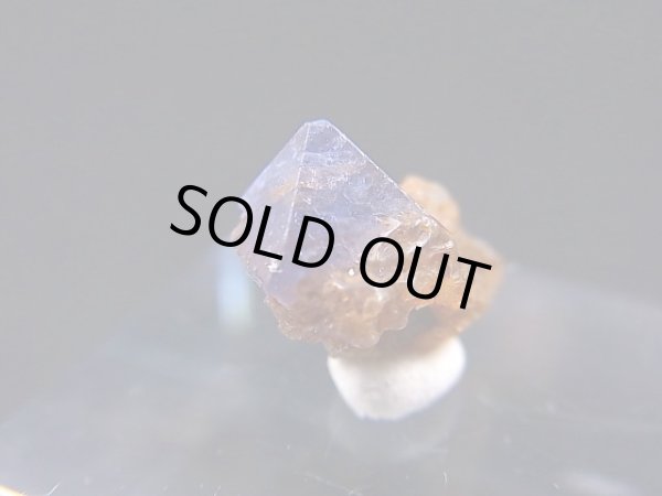 画像1: ベトナムLuc Yen産コバルトスピネル原石八面体結晶（蛍光/カラーチェンジ） 2.7カラット