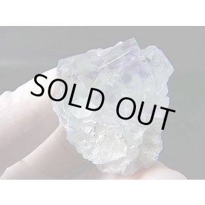 画像: ヤオガンシャン産トリカラーフローライト原石 28.9g