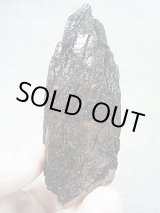 画像: ベトナム・タインホア産インターフェレンス（ブラックトルマリン浸食）カテドラル水晶 169.0g