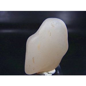 画像: 和田玉(ホータンぎょく)「無漂白/無着色・白玉」原石 24.1g