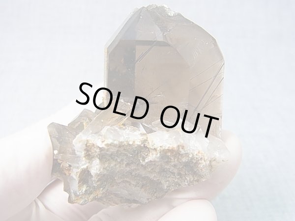 画像1: ノルウェー産コッパールチル入りスモーキー水晶原石（連晶） 106.5g