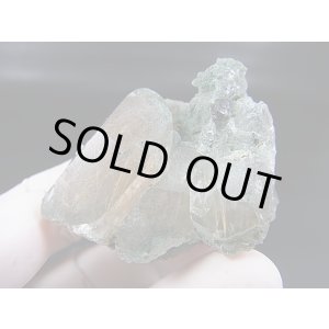 画像: インド・マニハール産クリア水晶（アイスクリスタル/ゴールドルチル＆クローライト入り） 58.0g