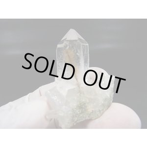 画像: インド・マニハール産ウォータークリア水晶（ルーツ＆バーストゴールドルチル入り） 17.5g