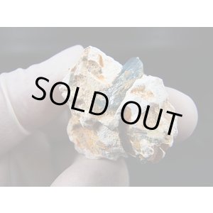 画像: ベトナム・タインホア産宝石品質アクアマリン付きカオリナイト 12.5g