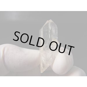 画像: ノルウェー産ウォータークリア・ライトスモーキークオーツ（タントリックツイン/レインボー入り） 8.9g