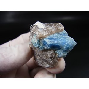 画像: ベトナム・タインホア産アクアマリン付き水晶 29.5g