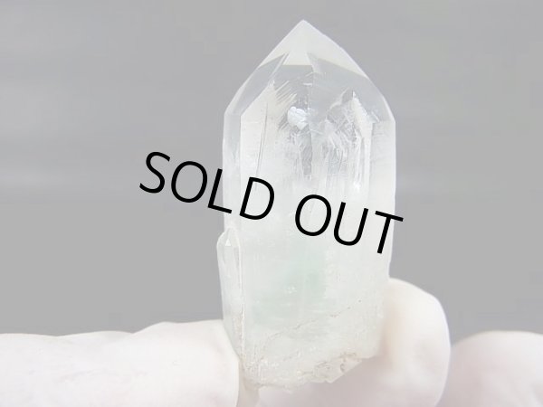 画像1: マダガスカル産フックサイトイン水晶ポイント（グリーンファントム） 16.6g