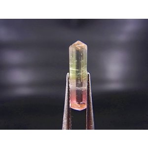 画像: アフガニスタン産バイカラートルマリン柱状結晶(ライトグリーン/ライトピンク) 0.9カラット