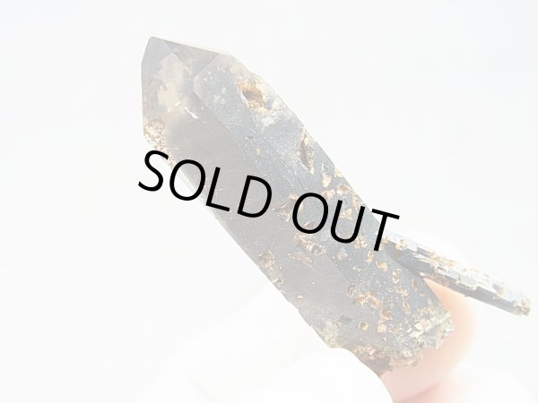 画像2: マラウイ・ムランジェ産クリアスモーキー水晶（貫入り/ドフィーネ型双晶） 7.2g