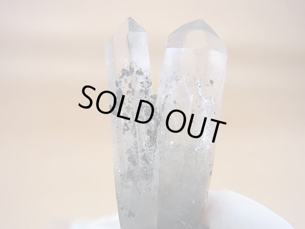 画像2: ノルウェー産水晶ポイント（アクチノライト/ヘマタイト入り/連晶） 4.1g