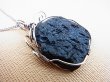 画像1: ベトナム産インドシナイト（テクタイト）・ワイヤーアートペンダント（サービスチェーン付き） 8.2g