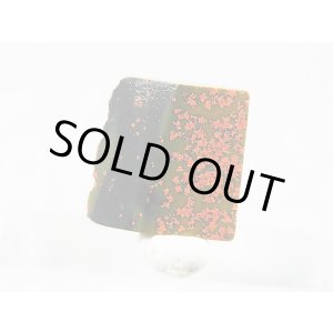 画像: 飯盛ラボストーン（IL-stone）「レアカラー：ブラッドストーン＆ブラック（紅葉石）」ガラス原石 9.1カラット