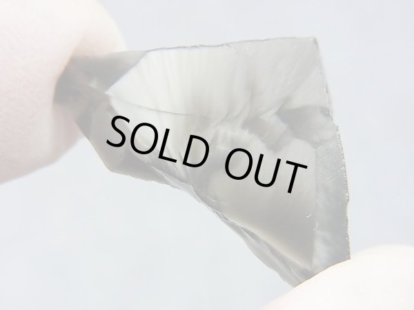 画像2: ヴィクトリアストーン（飯盛ラボストーンIL-stone）レアカラー：ブラック原石 18.8カラット