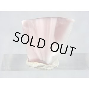 画像: ヴィクトリアストーン（飯盛ラボストーンIL-stone）ピンク原石（蛍光） 8.4カラット