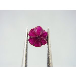 画像: ミャンマーモゴック産トラピチェルビー結晶原石（研磨面あり） 0.5カラット