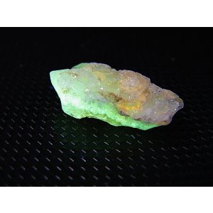 画像: Hokkaidoite北海道然別湖産蛍光オパール原石 1.8g