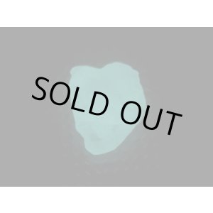 画像: パキスタン・ギルギット産「燐光」フローライト原石 2.5g