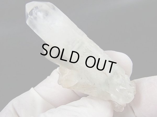 画像2: マダガスカル産フックサイトイン水晶ポイント（グリーンファントム/連晶） 21.7g