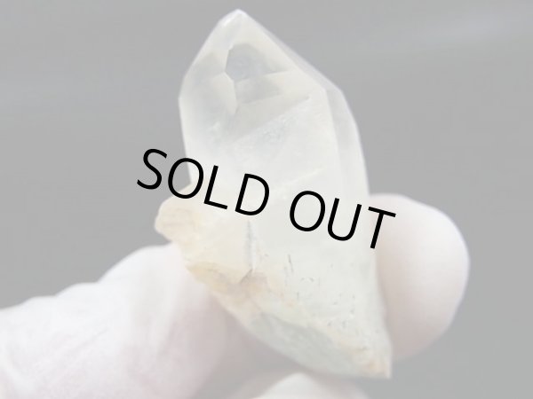 画像1: マダガスカル産フックサイトイン水晶ポイント（グリーンファントム） 17.5g