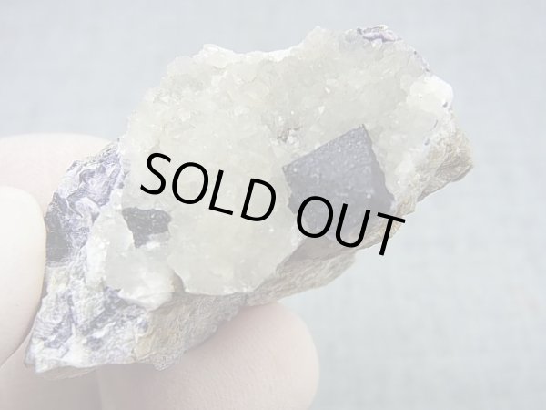 画像1: ノルウェー産ブラックフローライト原石 39.9g