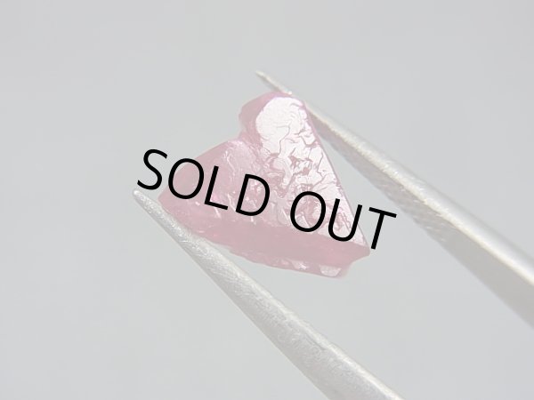 画像2: ミャンマー・モゴック産宝石質レッドスピネル結晶（双晶） 3.3カラット