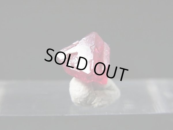 画像2: ミャンマー・モゴック産宝石質レッドスピネル結晶（双晶） 1.8カラット