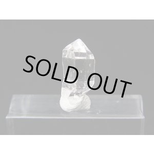 画像: ニューヨーク・ハーキマーダイヤモンド（水晶）ＤＴポイント（蛍光オイル入り） 0.7g