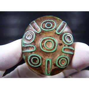 画像: ヴィンテージ：「法螺六眼」西蔵（チベット）天珠 約45.5×39×13.5mm