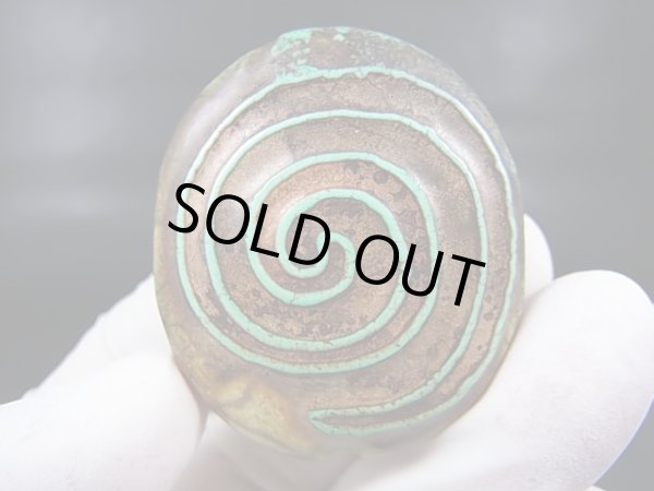 画像2: ヴィンテージ：「法螺六眼」西蔵（チベット）天珠 約45.5×39×13.5mm