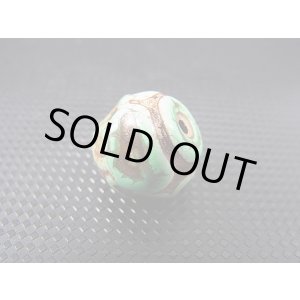 画像: ヴィンテージ:「雪域天珠:老緑色亀甲」西蔵(チベット)天珠 直径約15×13mm