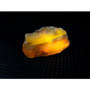 画像: Hokkaidoite北海道然別湖産蛍光オパール原石 3.4g