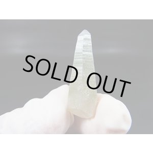 画像: 山梨県水晶峠産トレモライト入り水晶ポイント 4.0g