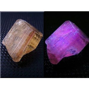 画像: タンザニア産蛍光スキャポライト原石 29.3カラット