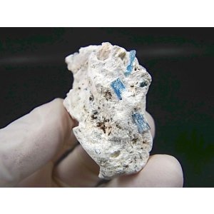 画像: ベトナム・タインホア産宝石品質アクアマリン付きカオリナイト 30.5g
