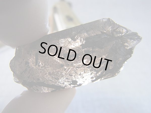 画像2: ベトナム・タインホア産インターフェレンス（ブラックトルマリン浸食）スモーキー水晶 29.2g