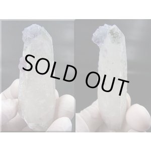 画像: ヤオガンシャン産ライトブルー＆パープルフローライト付き水晶原石 59.2g